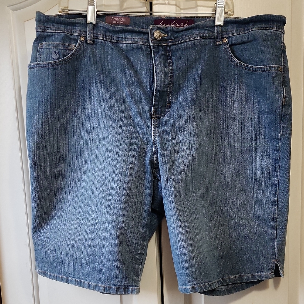 Gloria Vanderbilt Jean Shorts